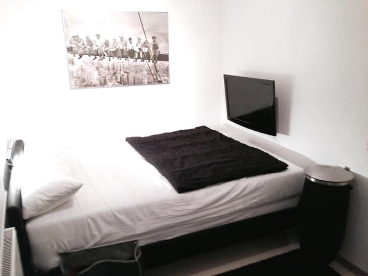Schlafzimmer/საძინებელი
#netflixandchill