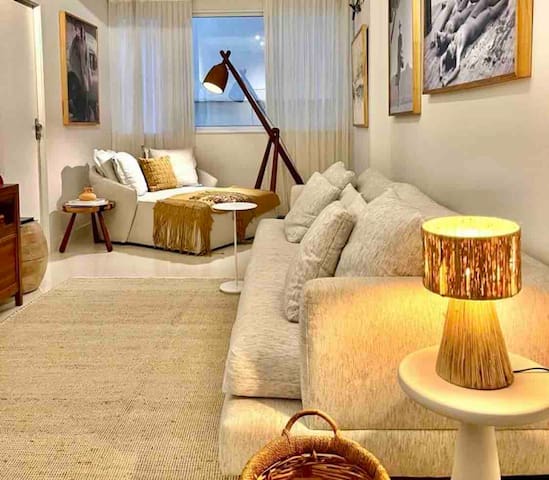 Ap. novo Leblon, portaria 24h, seguro, 100m.metrô.