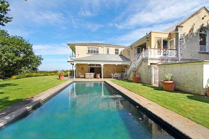 Bordeaux 5 Star Villa