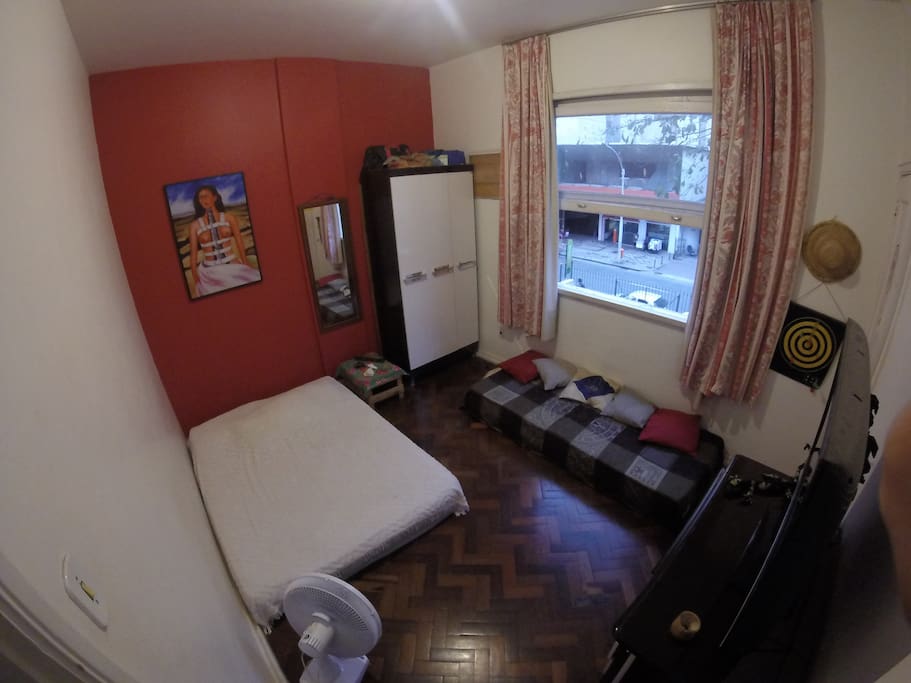 Quarto 2- Um colchão de casal e um de solteiro
