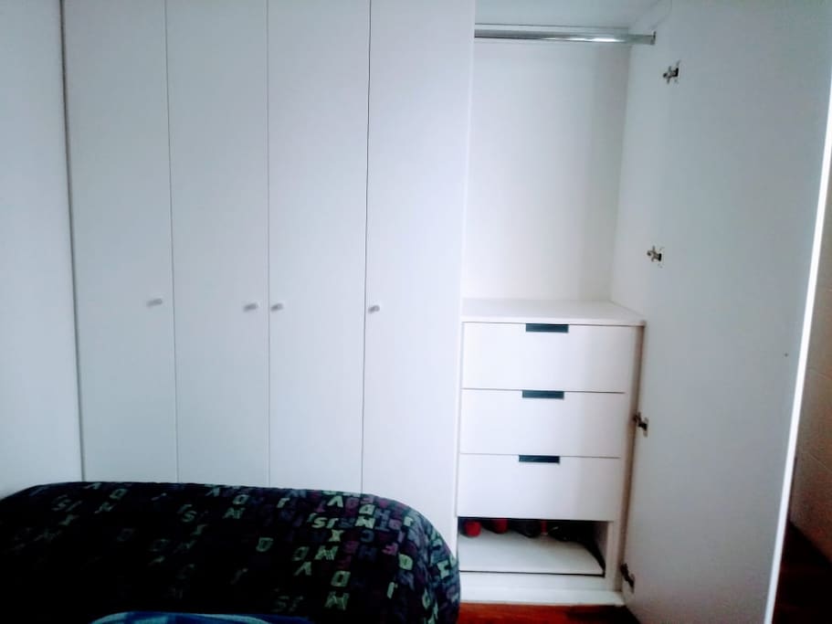 Closet del dormirio muy amplio