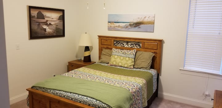 2e chambre avec lit Queen Size