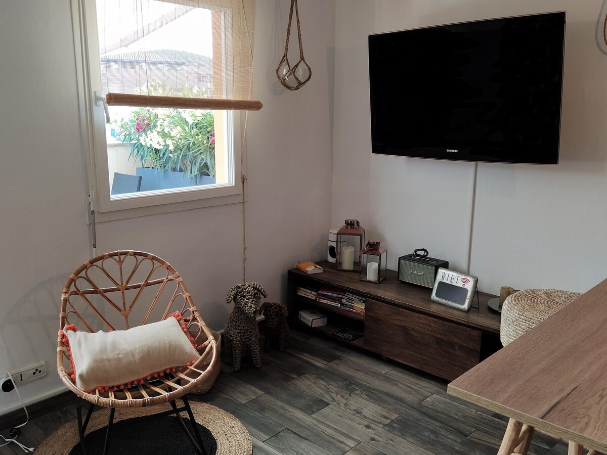 Leistungsstarkes Airbnb: Luxury 3-bedroom in residence with pool. 3* in Cavalaire Sur Mer