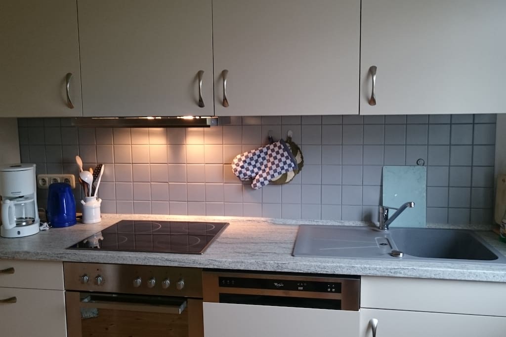 sehr gut ausgestattete Küche, inkl. Geschirrspüler