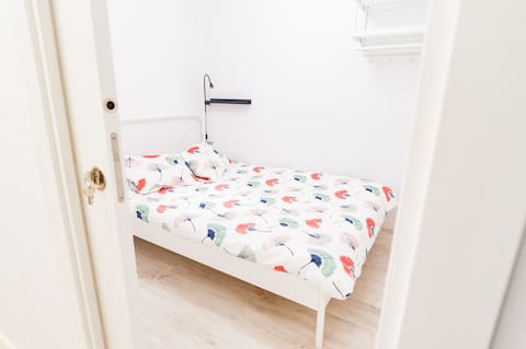 Cosy Fully Renovated Room - Sagrada Familia