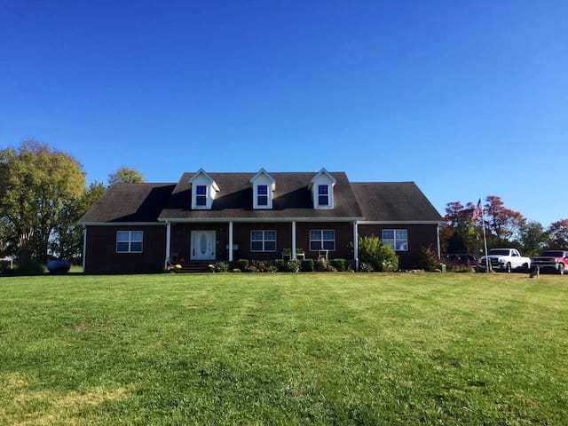 Airbnb Bolivar Vacation Rentals Places To Stay Missouri