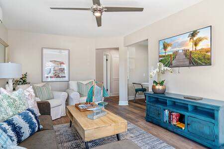 "The Reef" House 1 Block to Beach Pro Remodel. HBO