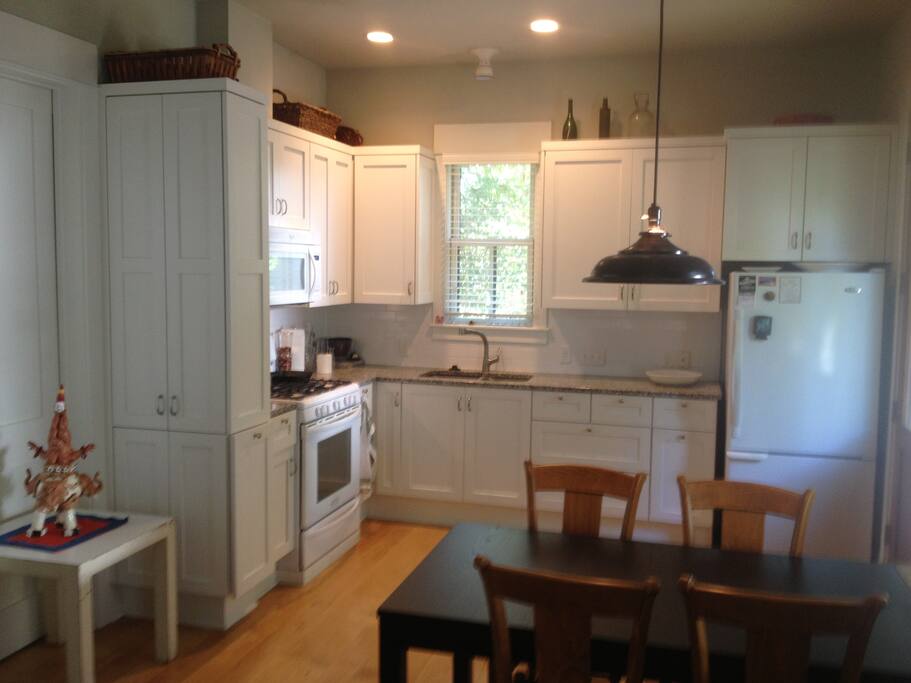 kitchen/dining