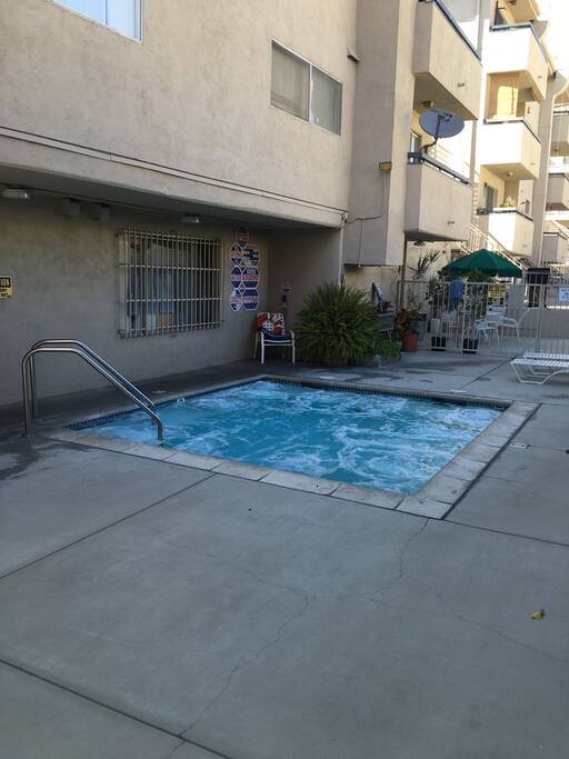 25 person jacuzzi