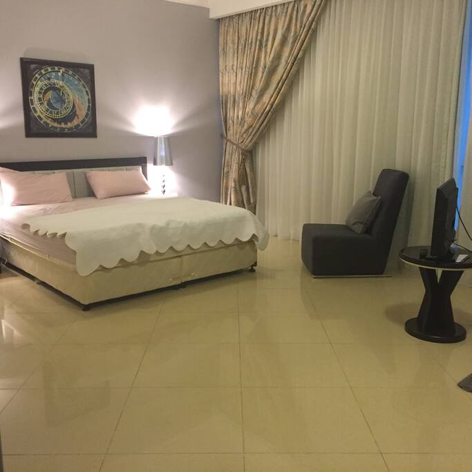 Large bedroom with Balcony