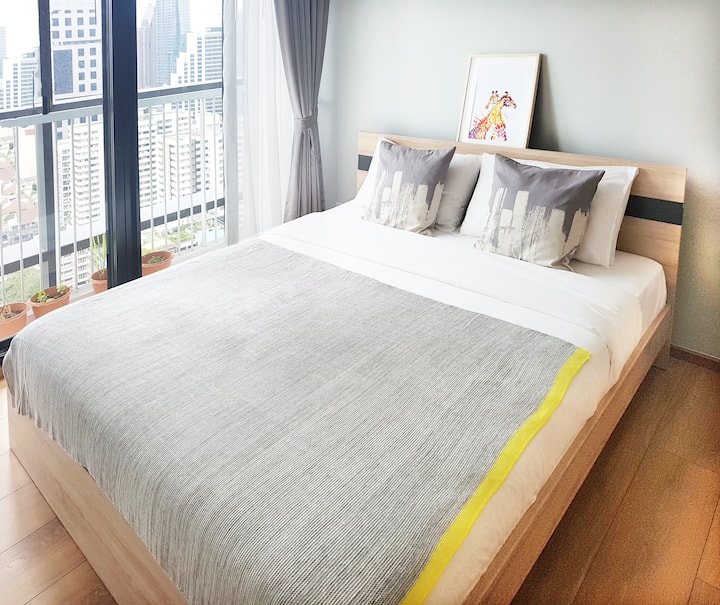 חדר שינה ראשי - מיטת קינג סייז