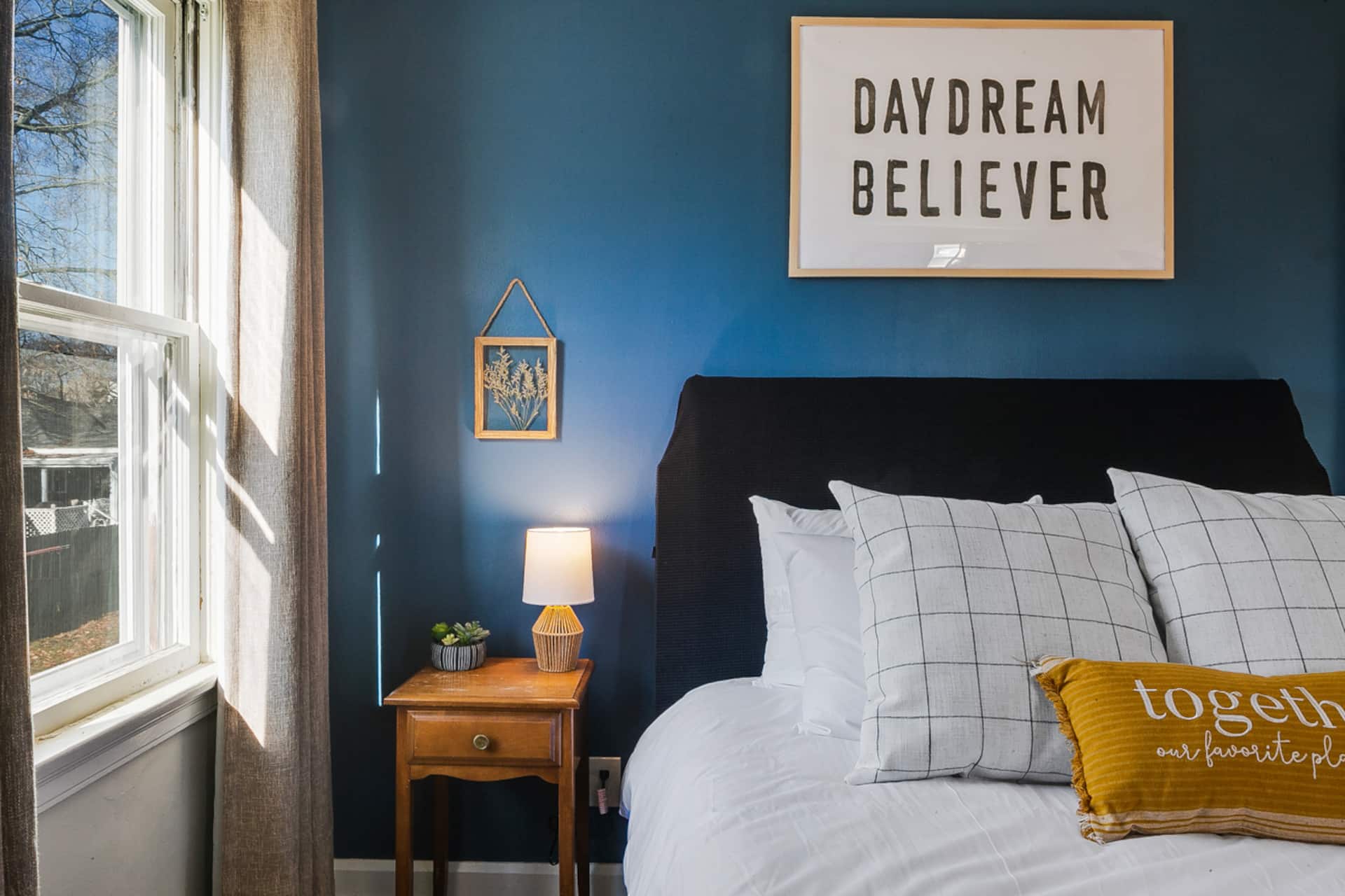 Quiet & Quaint Carriage House: Sabai Sabai