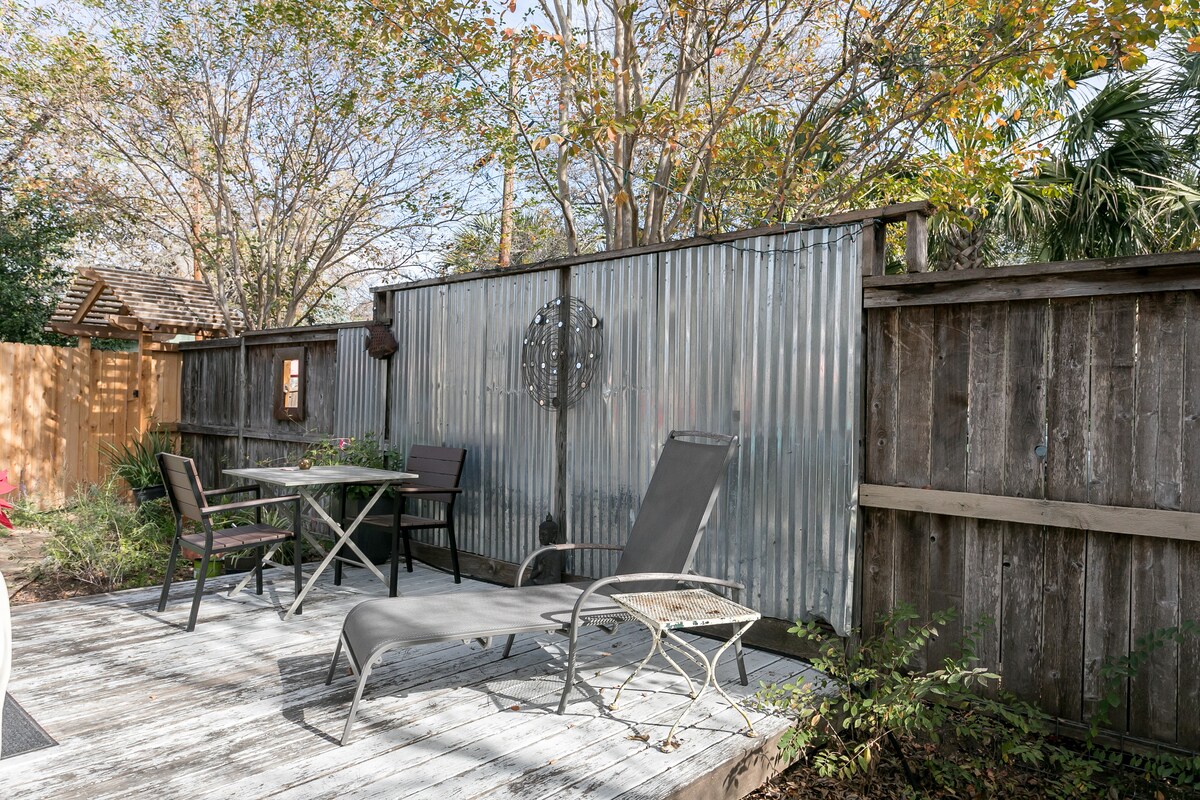 Romantic Art House