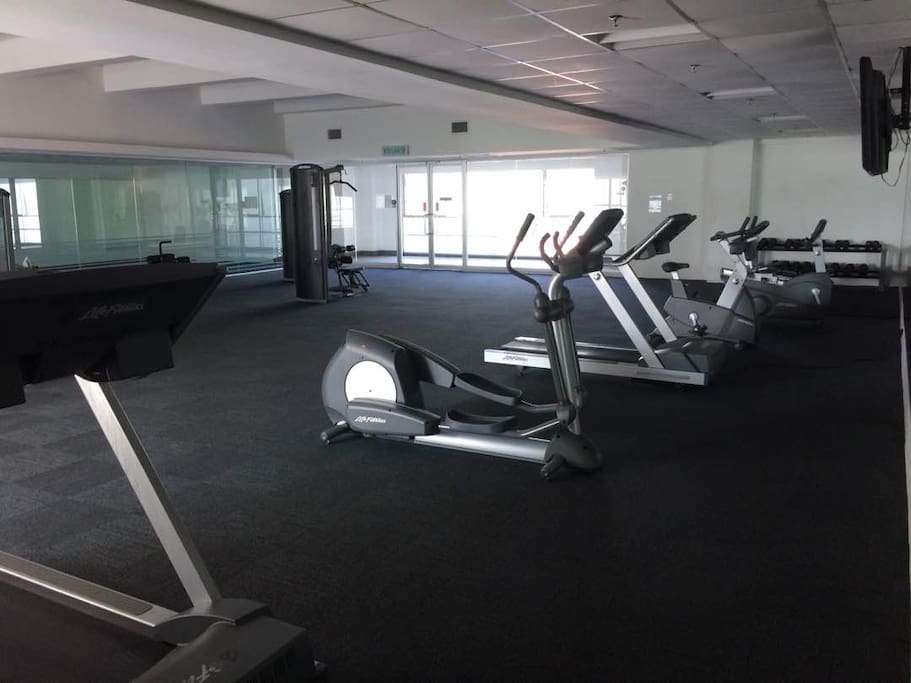 Gym (public)