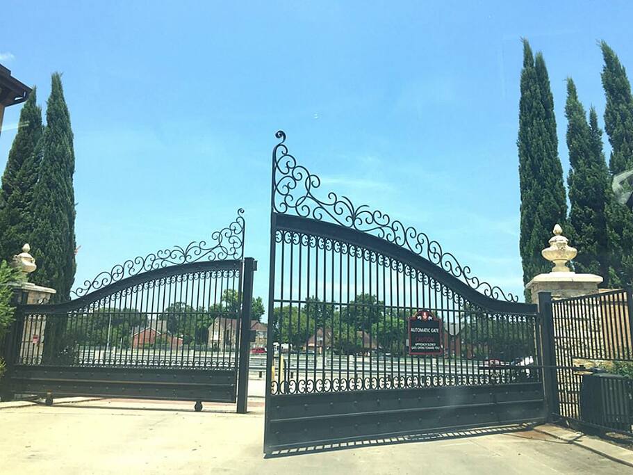 Gated exit very secure quiet neighborhood