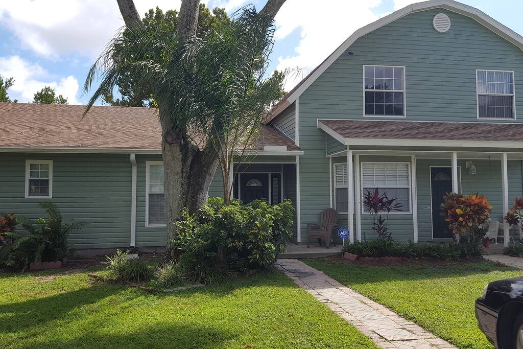 Top 100 Airbnb Rentals 2017 in Saint Petersburg, Florida