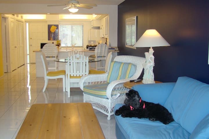 Pet Friendly Beautiful Condo on Sanibel