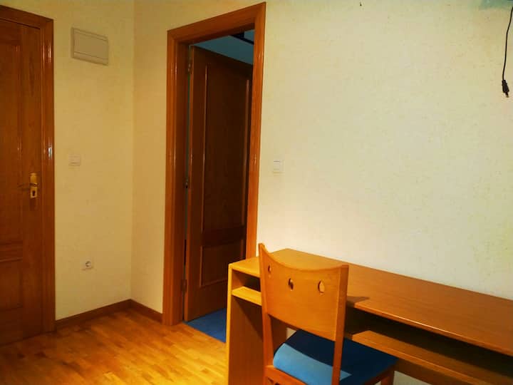 Habitación Con Balcón - Asturias, Spain