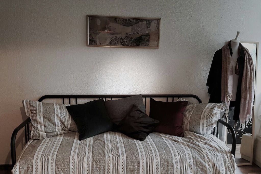 Pull out bed