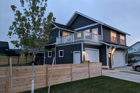 Newly Built Modern Home!