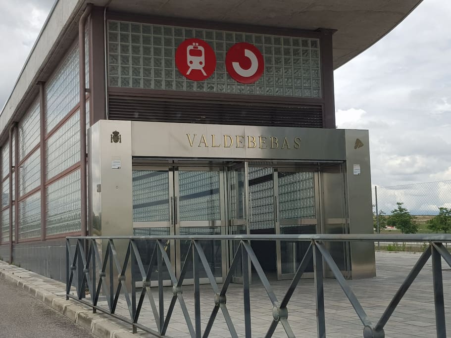 estación de tren Renfe valdebebas