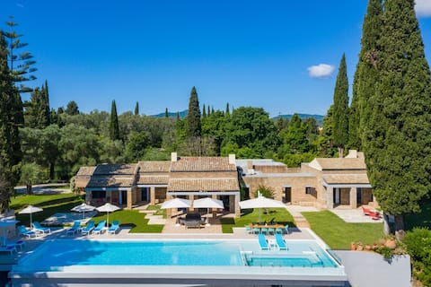 Villa Ionica - Luxury Private Pool Villa