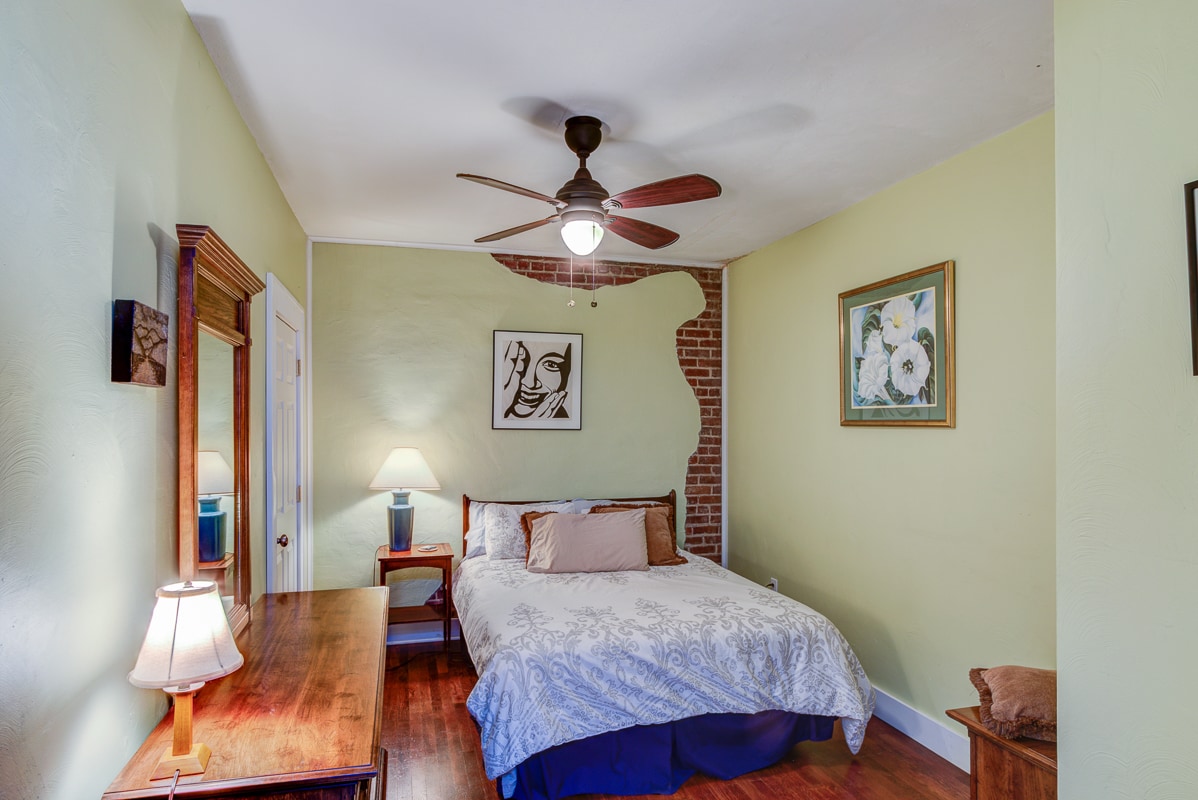 Second Bedroom / closet