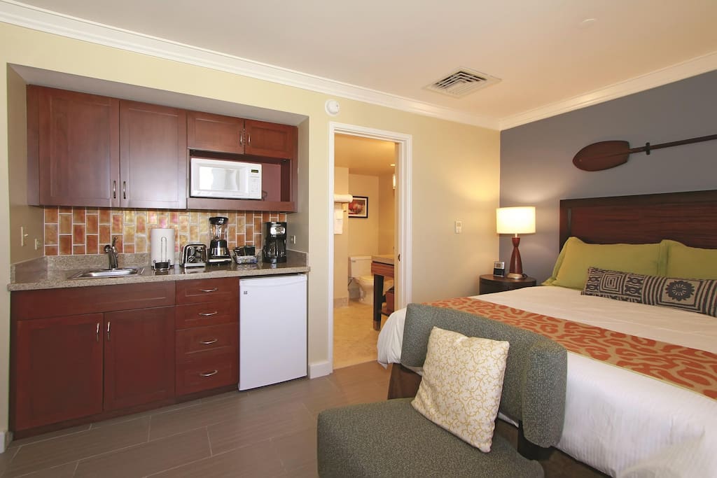 Wyndham Vacation Resorts Royal Garden at Waikiki bedroom