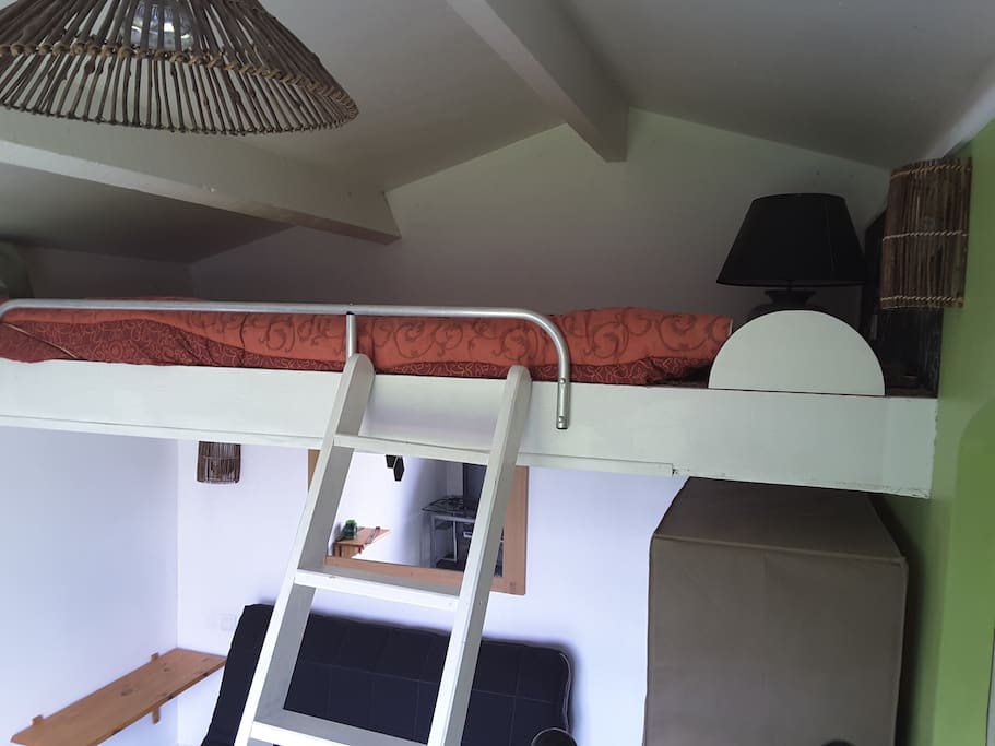 La chambre en mezzanine (lit 140x190)