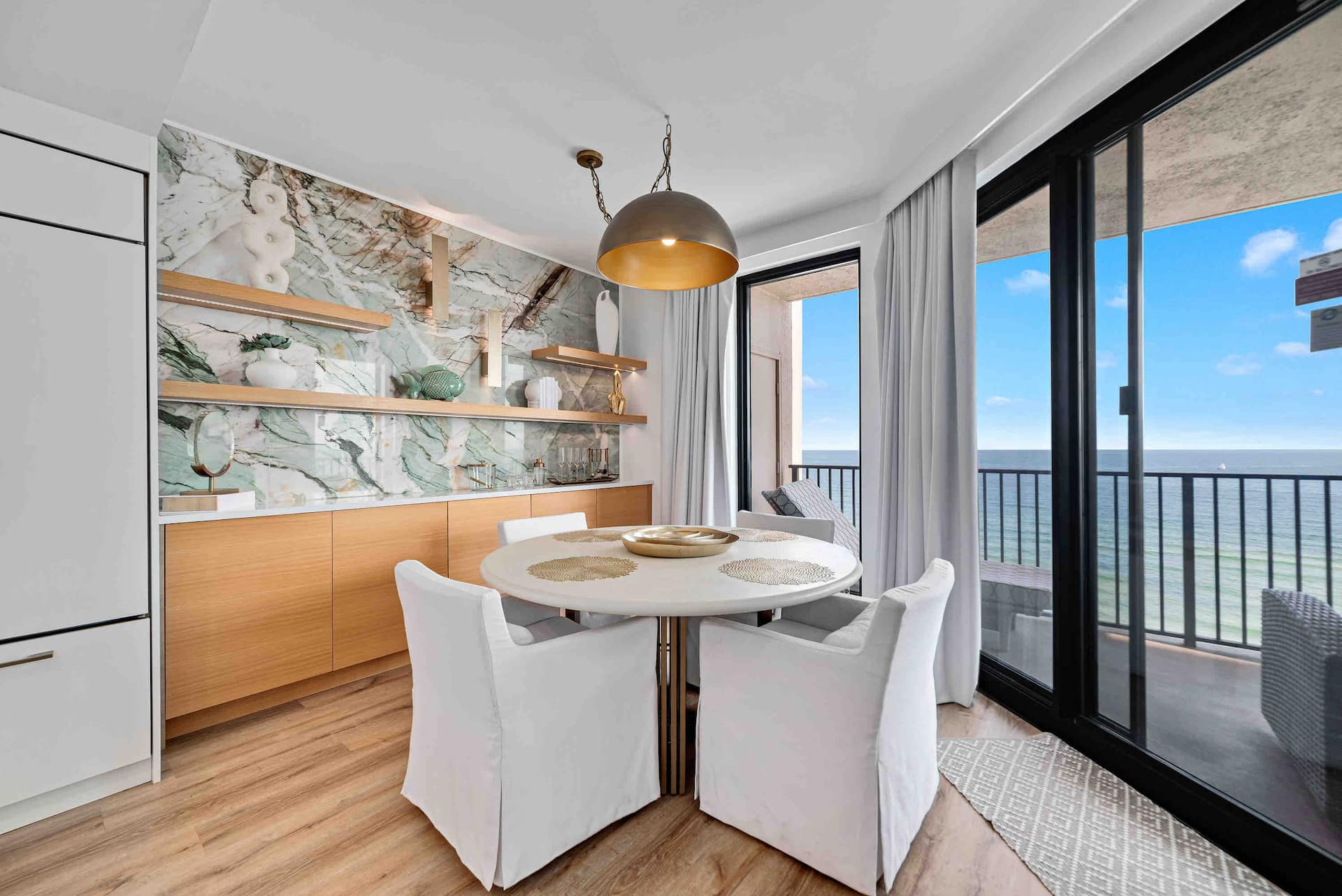 PX 1105 Next to Florabama, Beachfront Luxury Suite