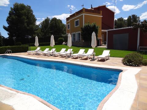 Tennis-Volleyball, Heated Pool, Sauna,Aromatherapy