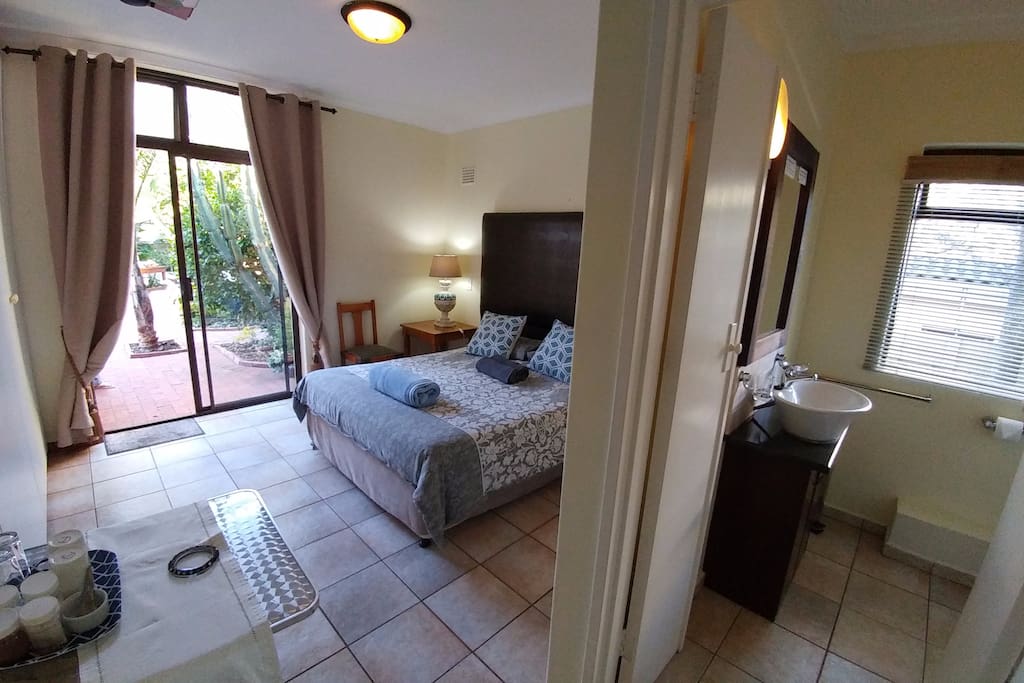 EN-SUITE DOUBLE ROOM 1
