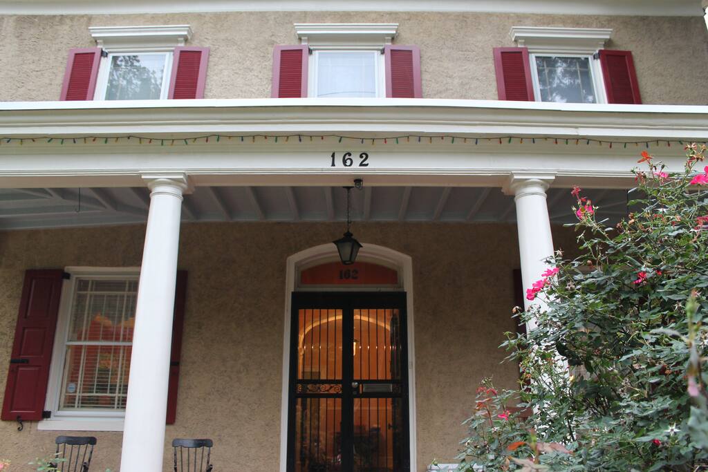 welcoming front entry way