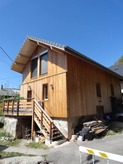 Maison isolée, exposée plein sud.