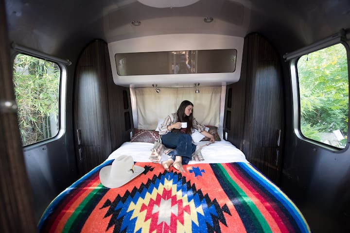 Caravan Outpost, Ojai's New Oasis - Dog Friendly