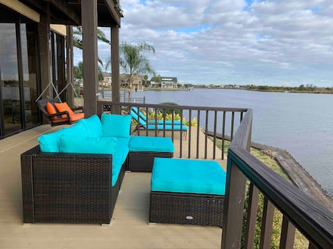 Waterfront by Nassau Bay’s popular party cove.