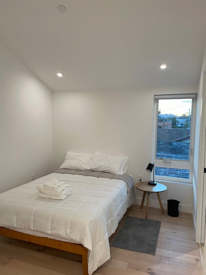 Private Bedroom And Attached Bathroom (1) - Alhambra, CA