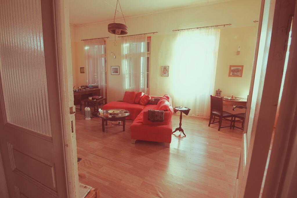 living room.. pic by Graham