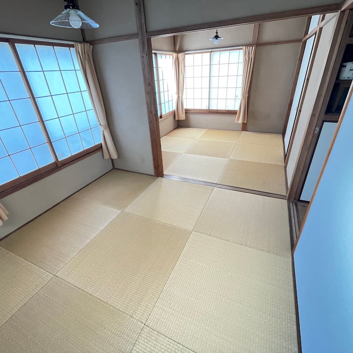 4,5 rohože tatami + 4,5 rohože tatami.