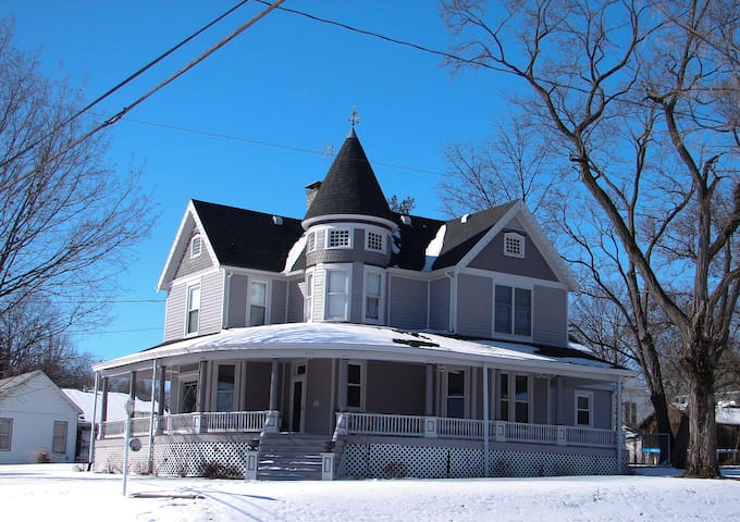 Airbnb Greenville Vacation Rentals Places To Stay