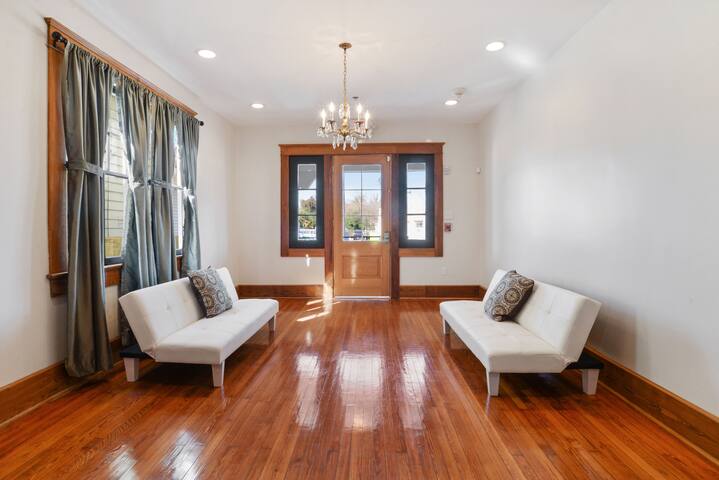 Frenchmen’s Gateway, Prime locale! gallery image 3