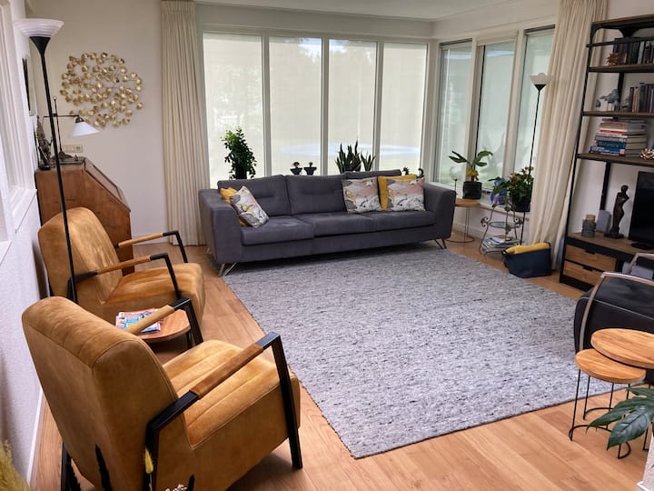 Assen/drenthe: Spacious Villa & Large Sunny Garden - Assen