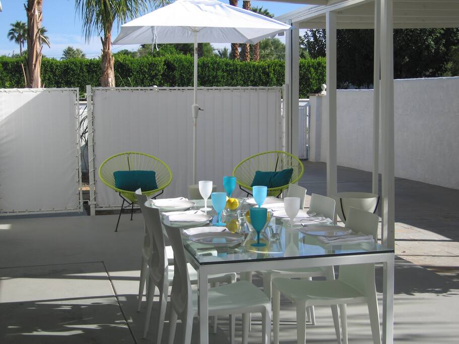 outdoor dining table