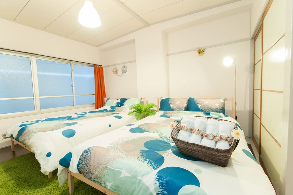 b
Comfortable beds and closet with hangers The following keywords let you easily find the room you want to book. 大阪 難波 USJ 道頓堀 大阪城 心斎橋 梅田 関西空港 京都 神戸 奈良 Namba Osaka USJ Dotombori Osaka Castle Shinsaibashi Umeda Kansai Airport KIX Kyoto Kobe Nara