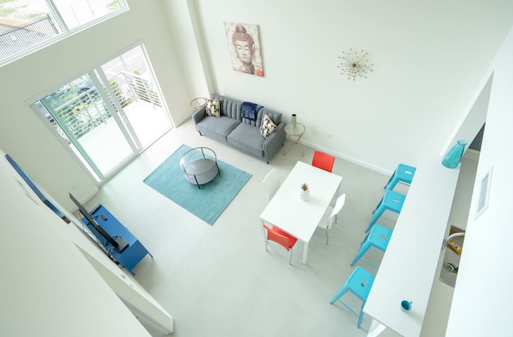 # loft 4 -TownHouse -  2 story 4 bedroom & Jacuzzi