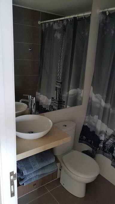 2 baños amplios