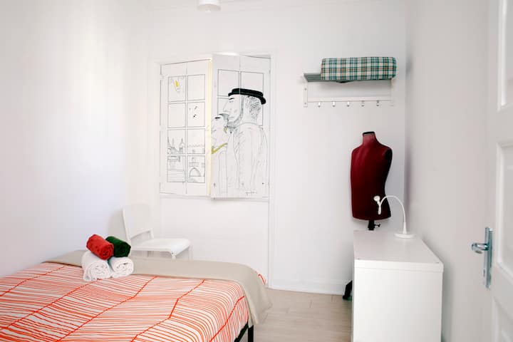 Декор за двойна стая и щори за прозорци