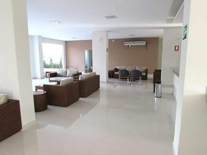 Dhoma e hollit të ndërtesës.