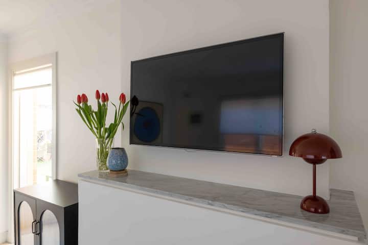 Spacious Kirribilli Penthouse - Spectacular Views - Manly