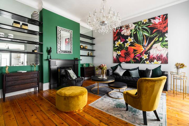 Luxury Victorian House w/ Spectacular Roof Terrace gallery image 3